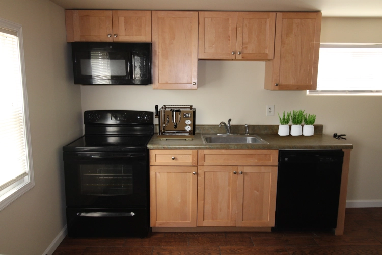 Indiana PA Apartment - 1295 Poplar Ave: Kitchen