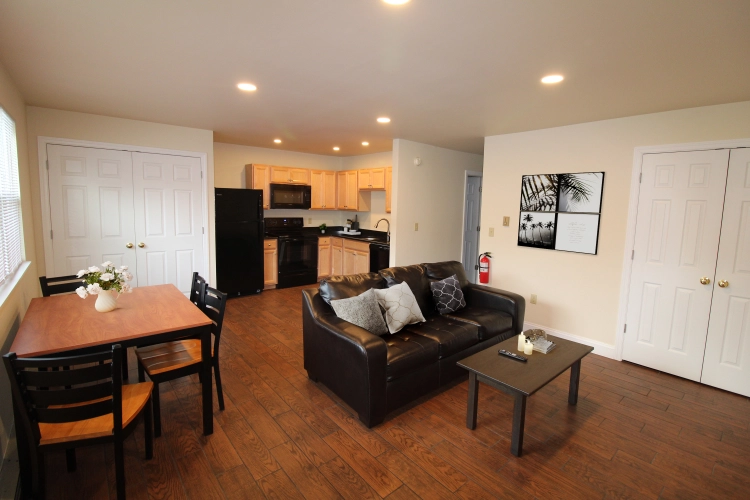 Indiana PA Apartment - 925 Fleming Ave: Living Room